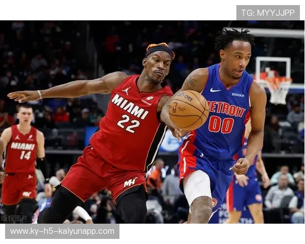 巴特勒抢下关键篮板并补篮得手，热火把胜利留在主场